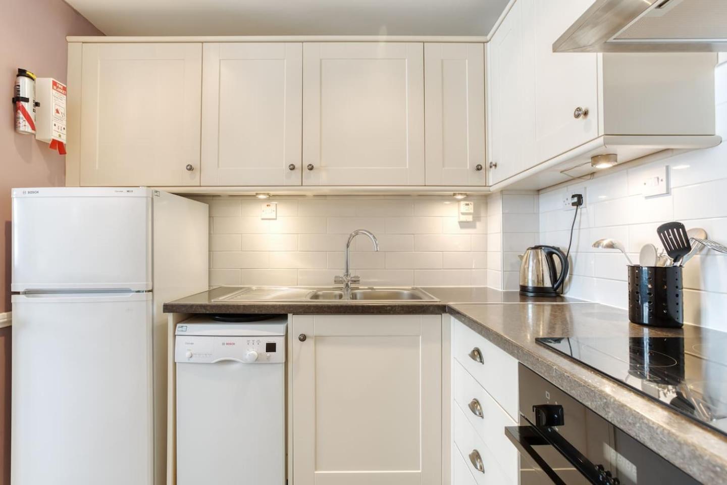 West Port - 2Br In The Heart Of The Old Town Just Off The Grassmarket Edynburg Zewnętrze zdjęcie