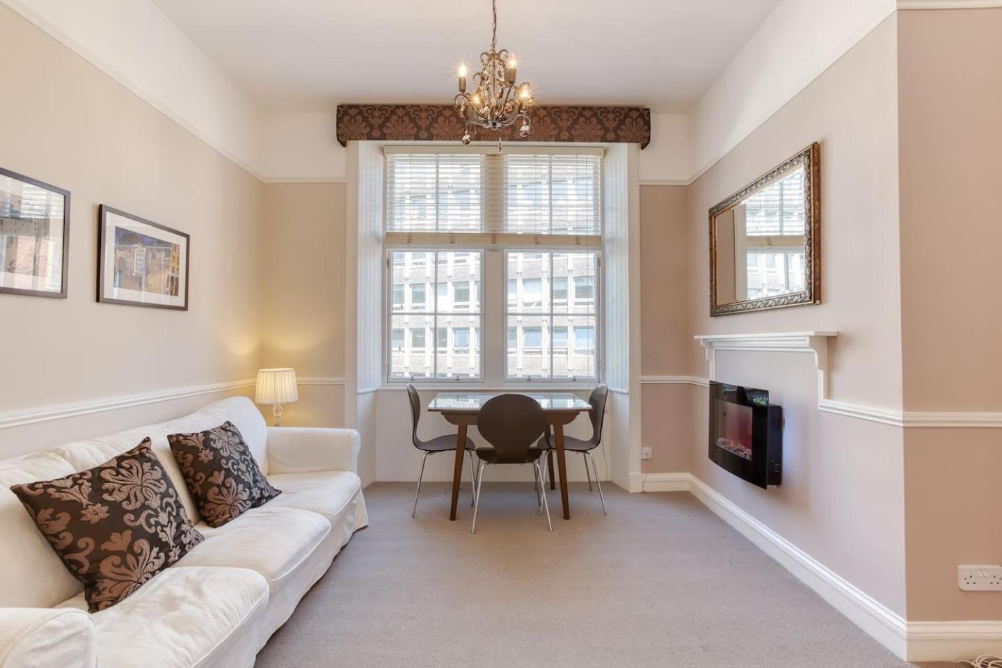 West Port - 2Br In The Heart Of The Old Town Just Off The Grassmarket Edynburg Zewnętrze zdjęcie