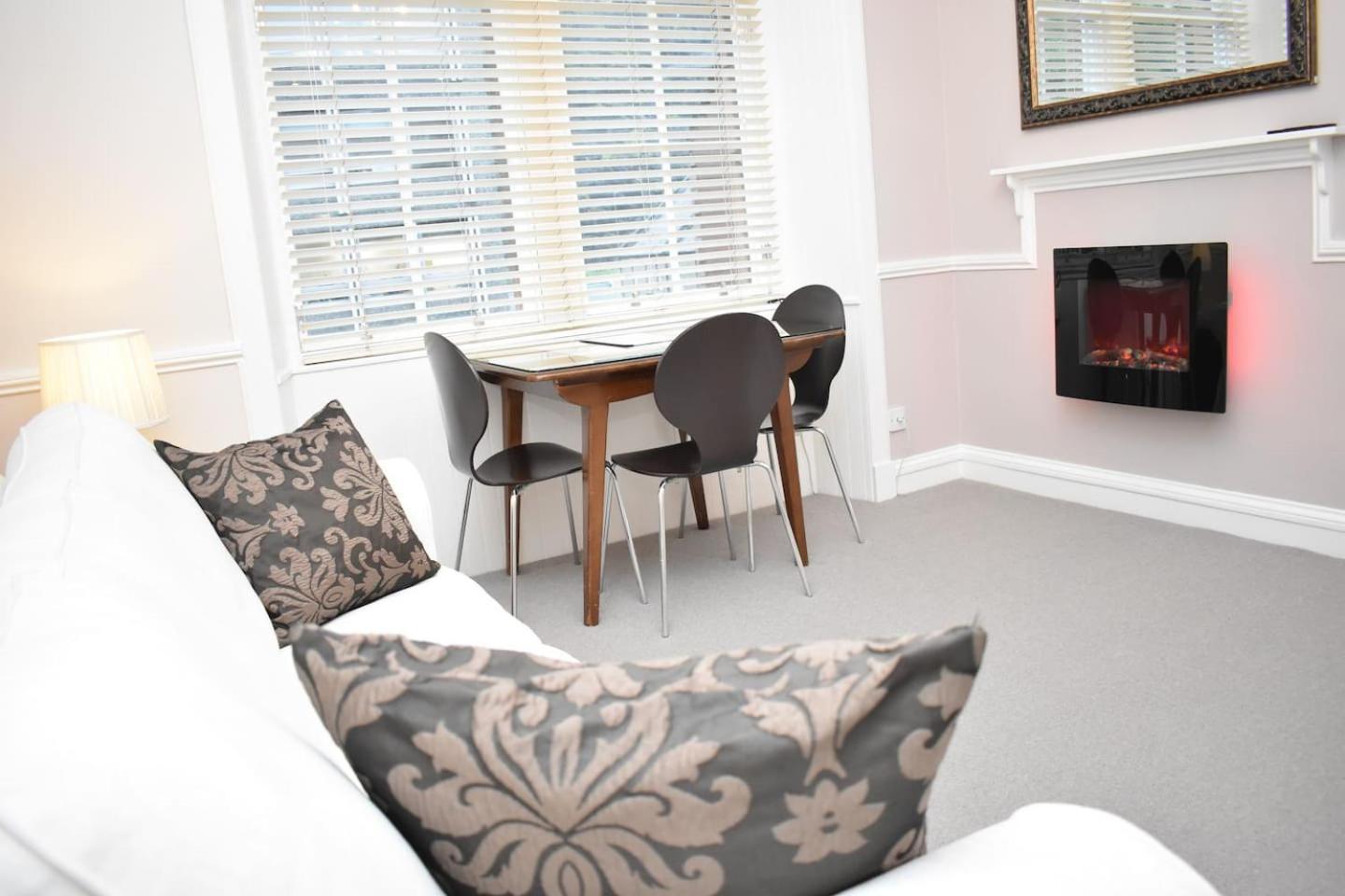 West Port - 2Br In The Heart Of The Old Town Just Off The Grassmarket Edynburg Zewnętrze zdjęcie