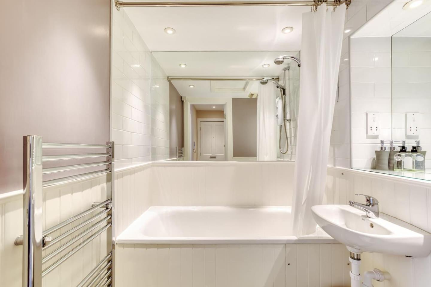 West Port - 2Br In The Heart Of The Old Town Just Off The Grassmarket Edynburg Zewnętrze zdjęcie